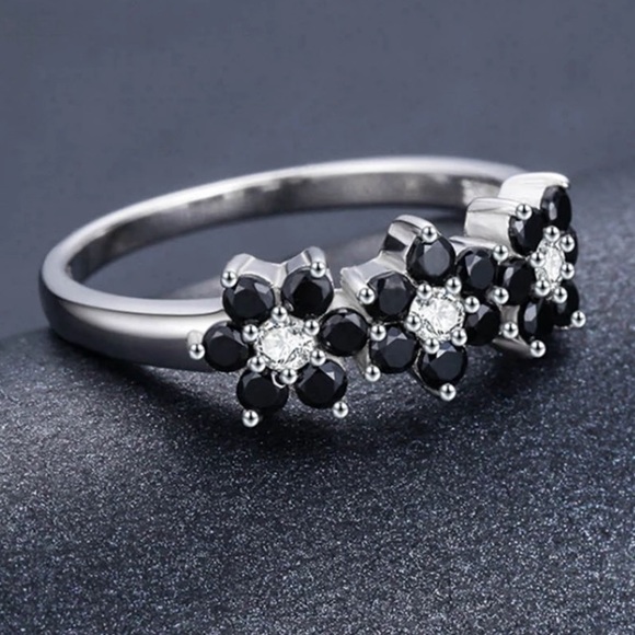 New Black Spinel Diamond Sterling Silver Ring - Picture 3 of 4